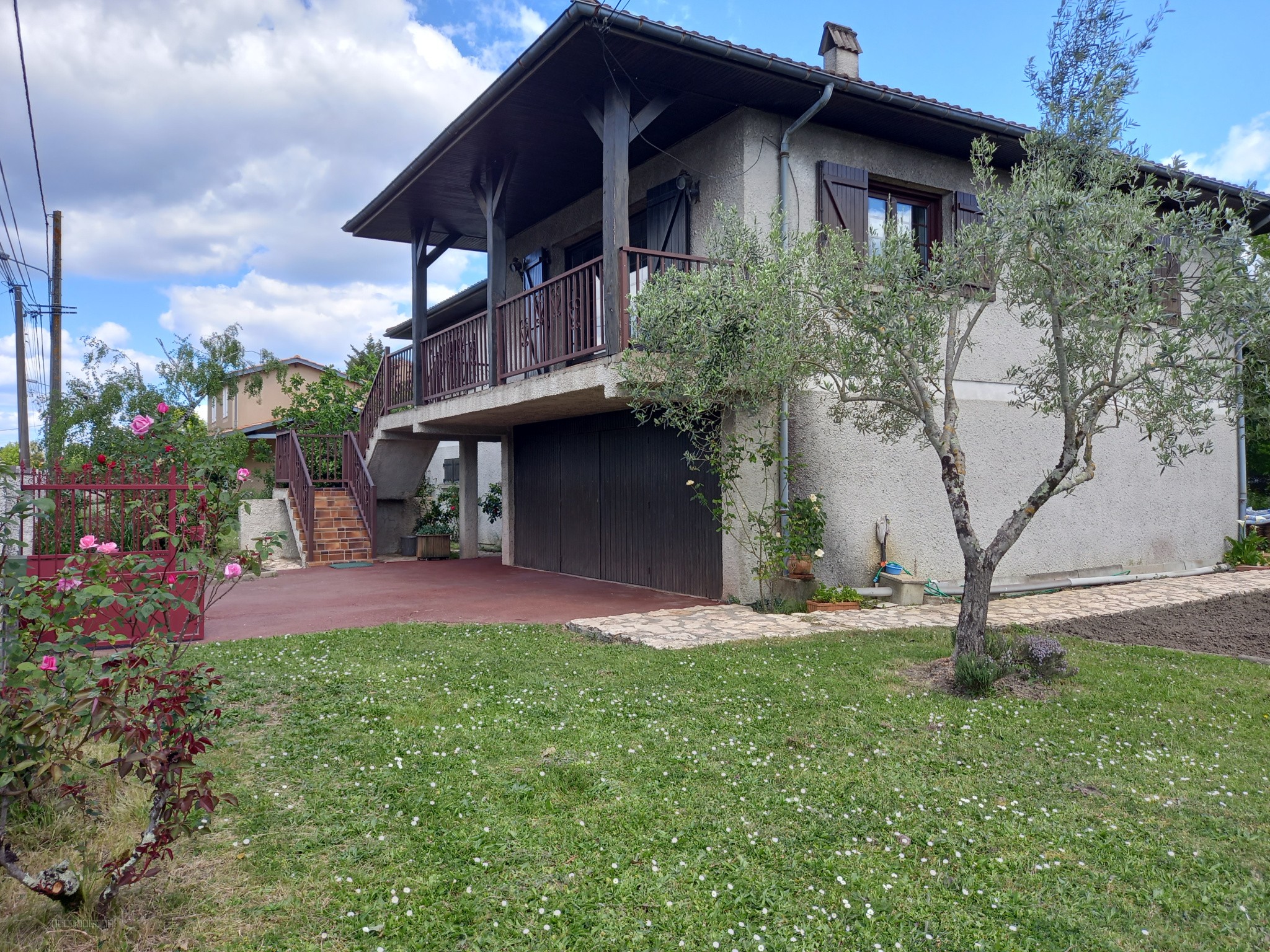 Maison familiale 3 chambres - jardin garage - proche tram A — photo 2