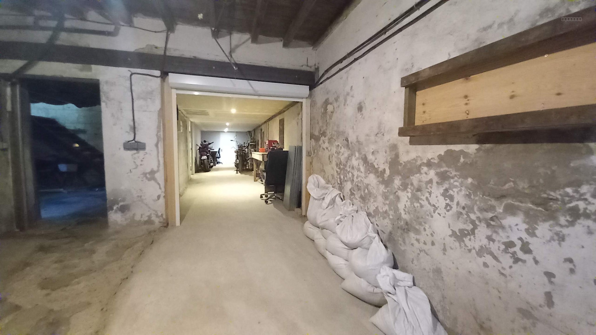 Garage et atelier - Vieux Lormont — photo 3