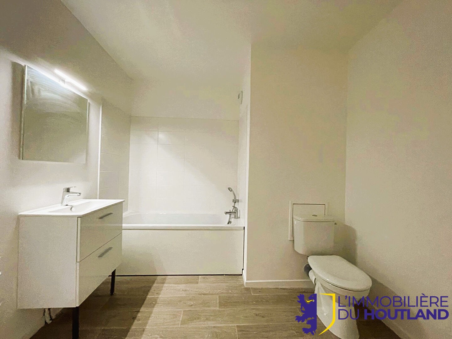 Appartement T2 centre de Wormhout 2 éme étage — photo 4