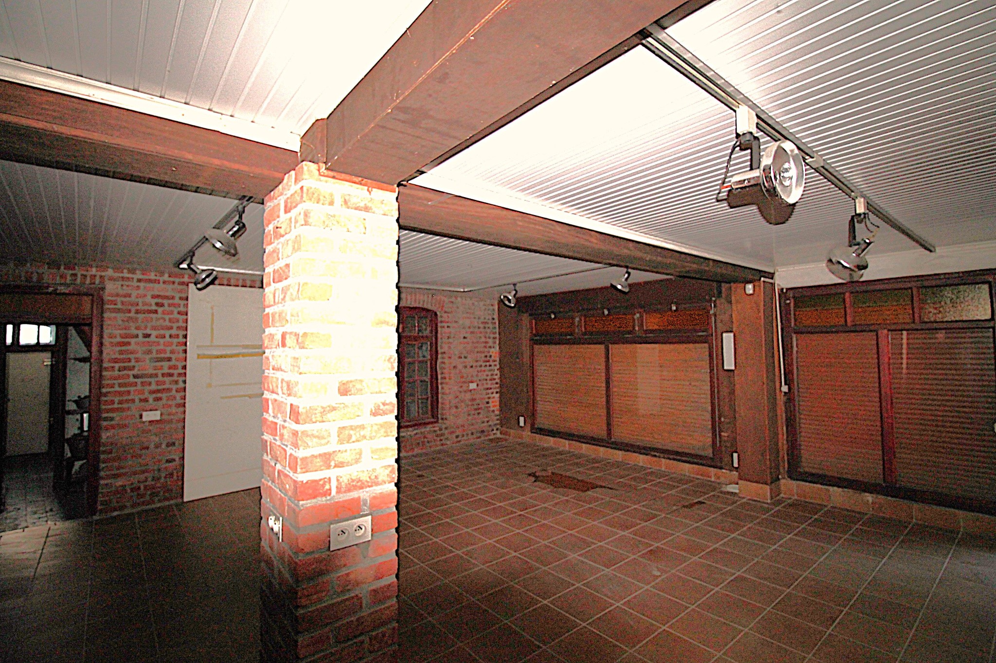 EXCLUSIVITE! Immeuble mixte à rénover au coeur de Merckeghem — photo 4