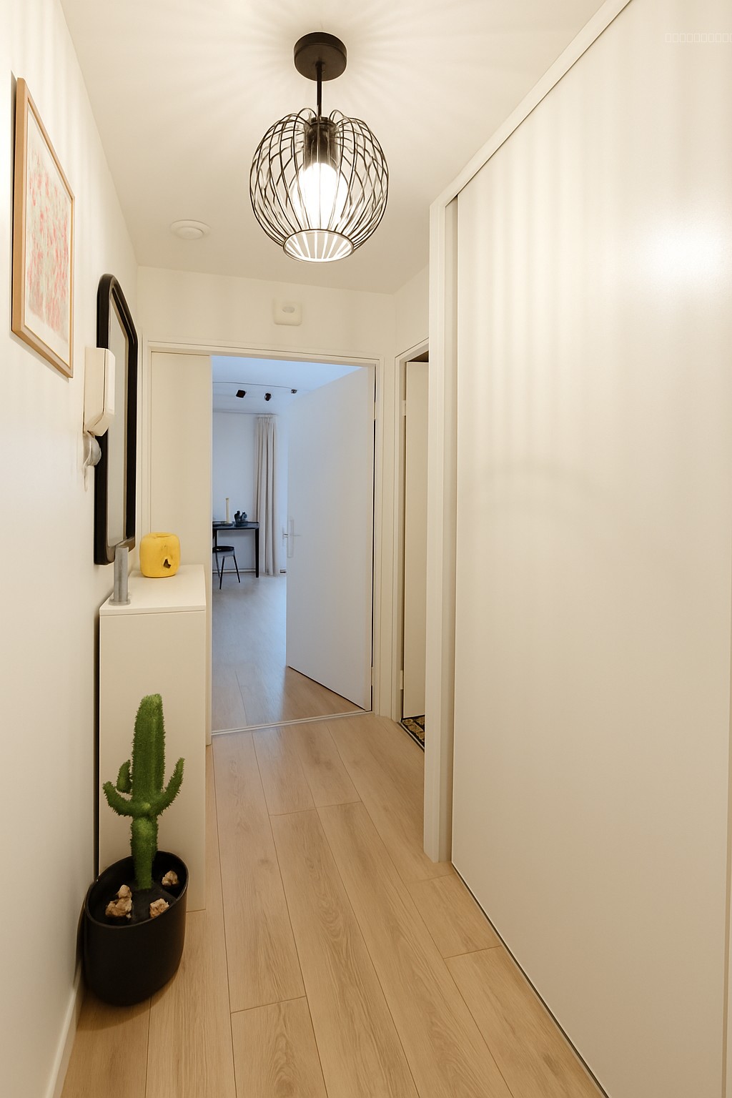 Studio lumineux avec balcon — photo 9