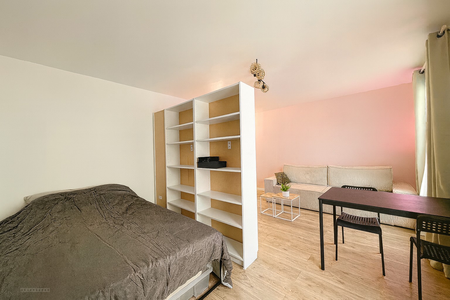 Studio lumineux avec balcon — photo 2