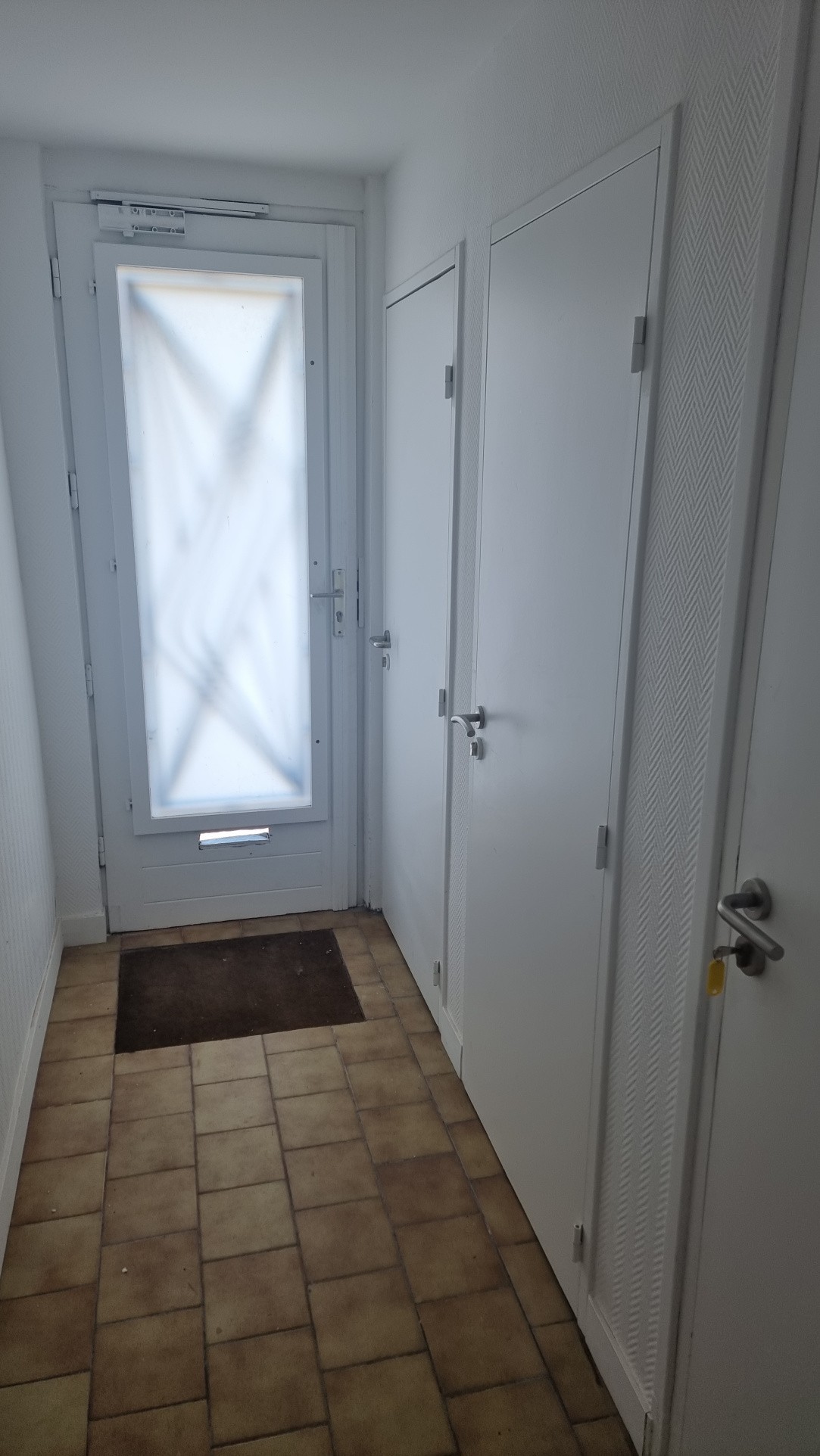 SALHI vous loue à Roubaix, T3 de 48m2 refait à neuf avec terrasse. — photo 8