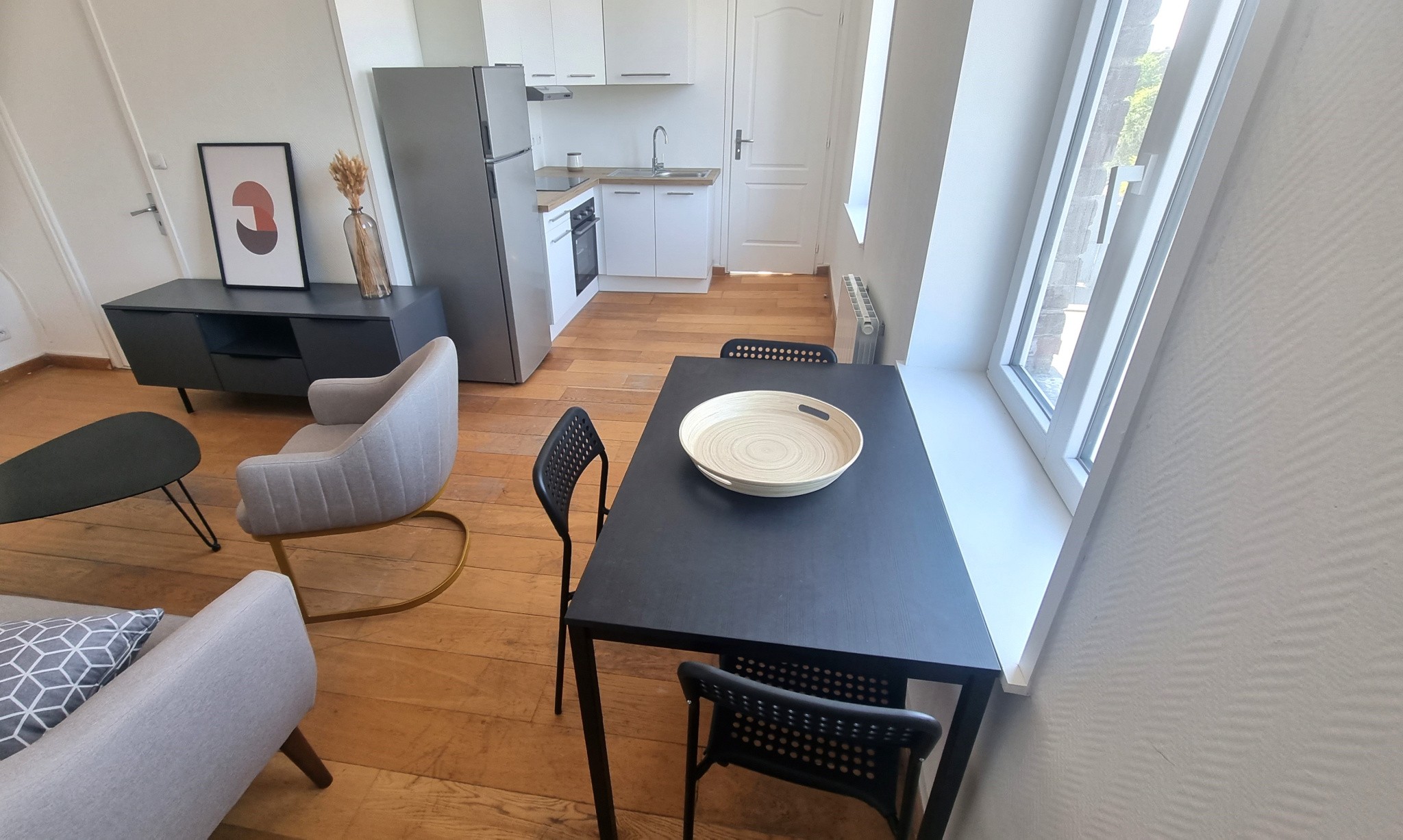 SALHI vous loue à Roubaix, T3 de 48m2 refait à neuf avec terrasse. — photo 3