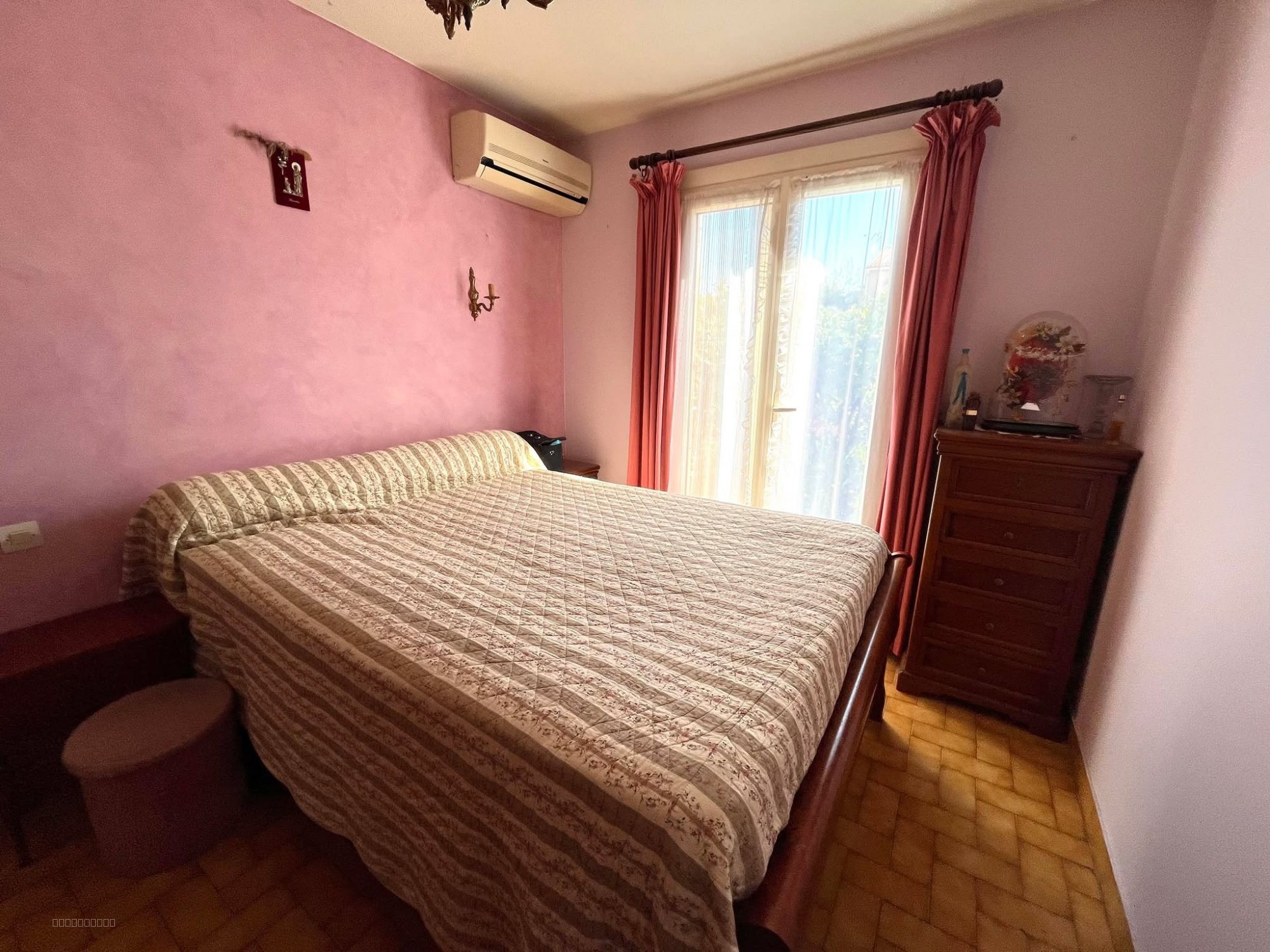 APPARTEMENT T5 - 103 m2 avec Jardin - Garage et Place de Parking — photo 6