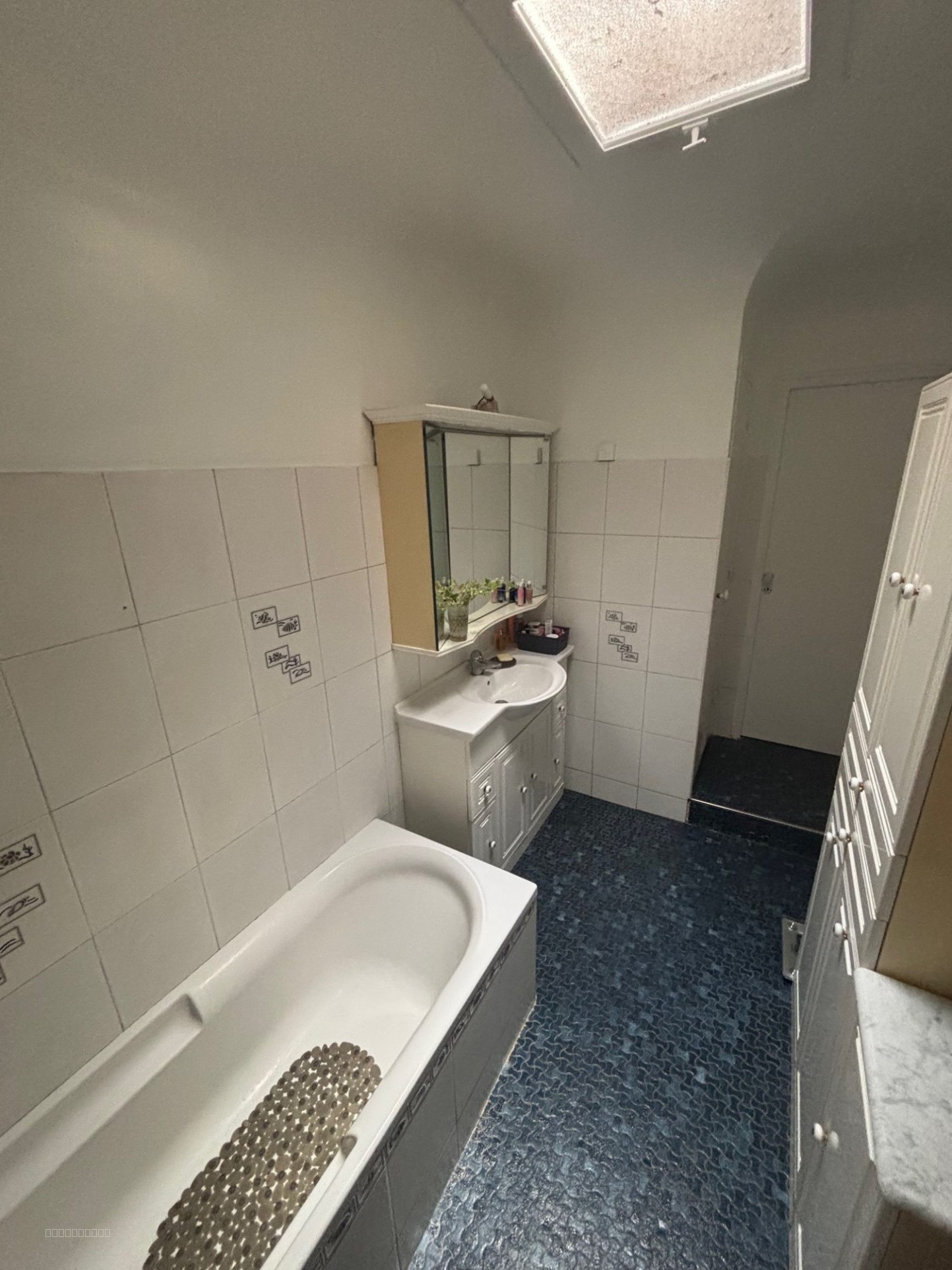 MAISON A DEMOLIR POUR TERRAIN ABSOLUMENT AU CALME Façade env. 25m — photo 4