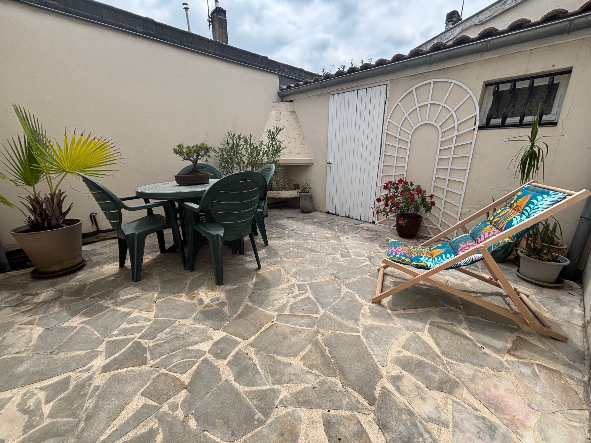 MAISON A DEMOLIR POUR TERRAIN ABSOLUMENT AU CALME Façade env. 25m — photo 3