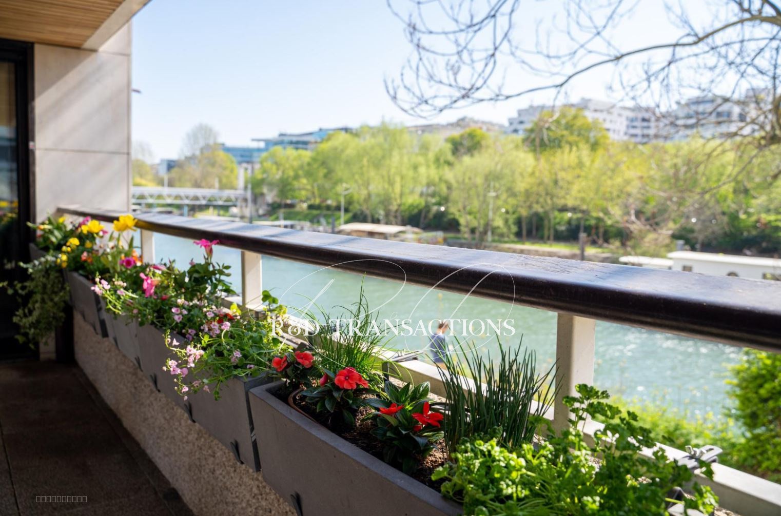 ILE DE LA JATTE LEVALLOIS Appartement 4 pièces avec Terrasse et Jardin — photo 4