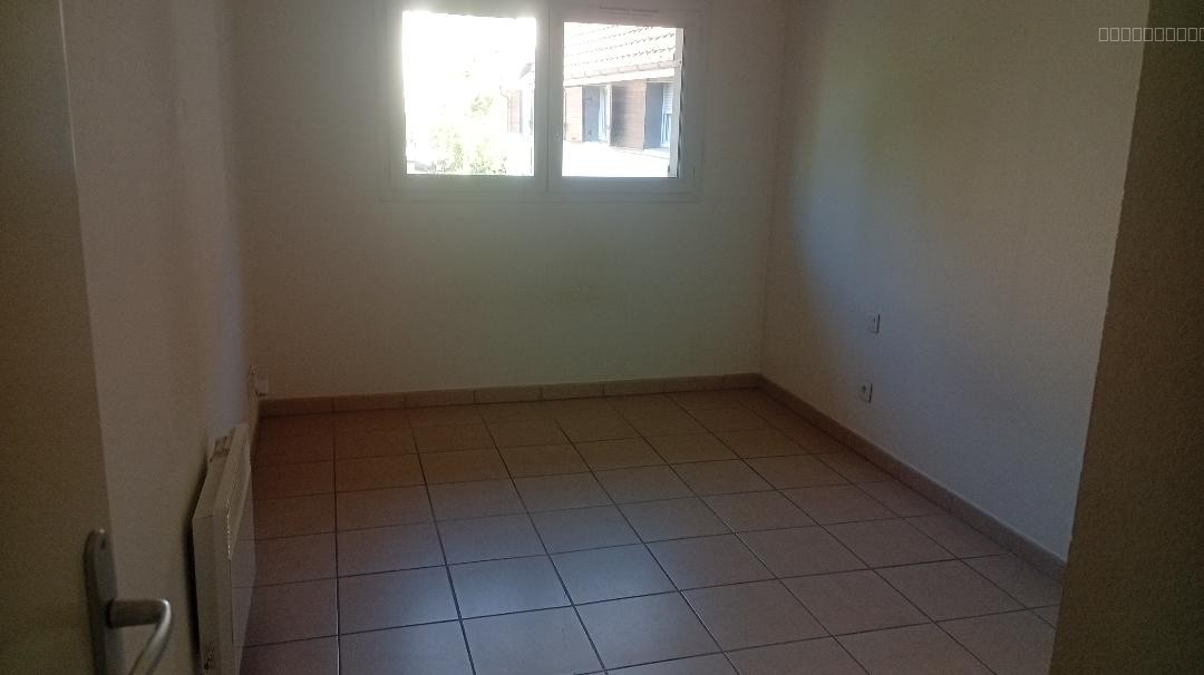 Pont-Sainte-Maxence, Appartement type 2 dans une résidence avec piscine. — photo 5