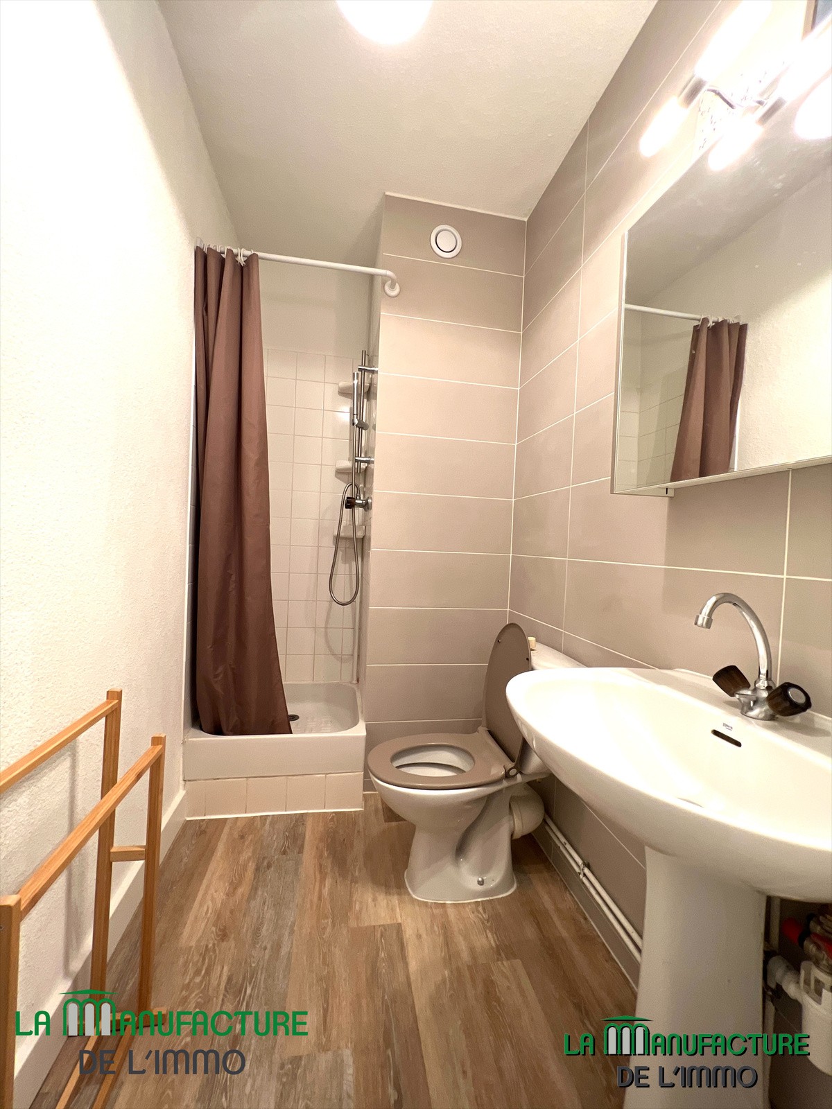 STUDIO MEUBLE TOUT CONFORT - PLACE BICENTENAIRE/ CENTRE-DEUX. — photo 11