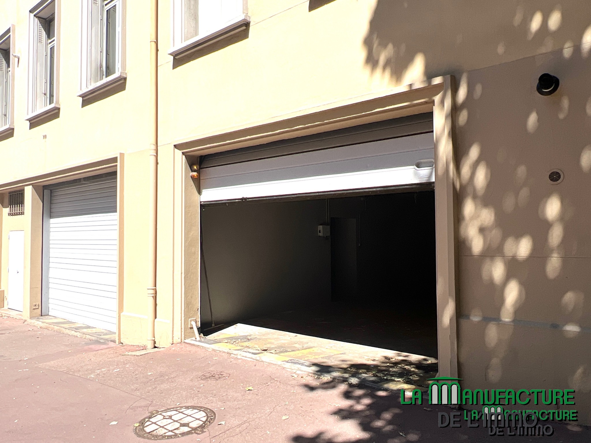 PLACE DE PARKING - BOX SECURISE / BAS FAURIEL/ CHAVANELLE. — photo 2