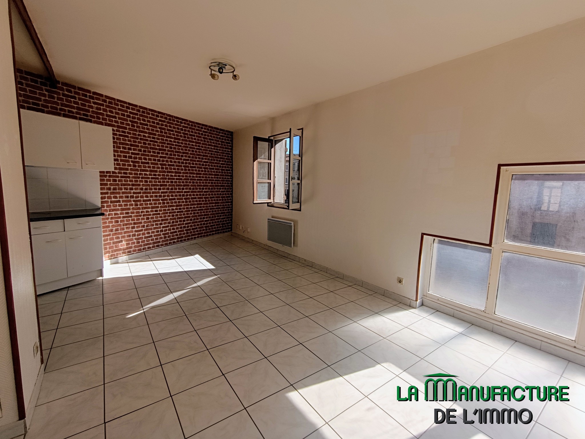 MAISON  DE VILLAGE   , PROCHE DES COMMODITES  , GARAGE , IDEAL PREMIER ACHAT SAINT DIDIER EN VELAY — photo 4