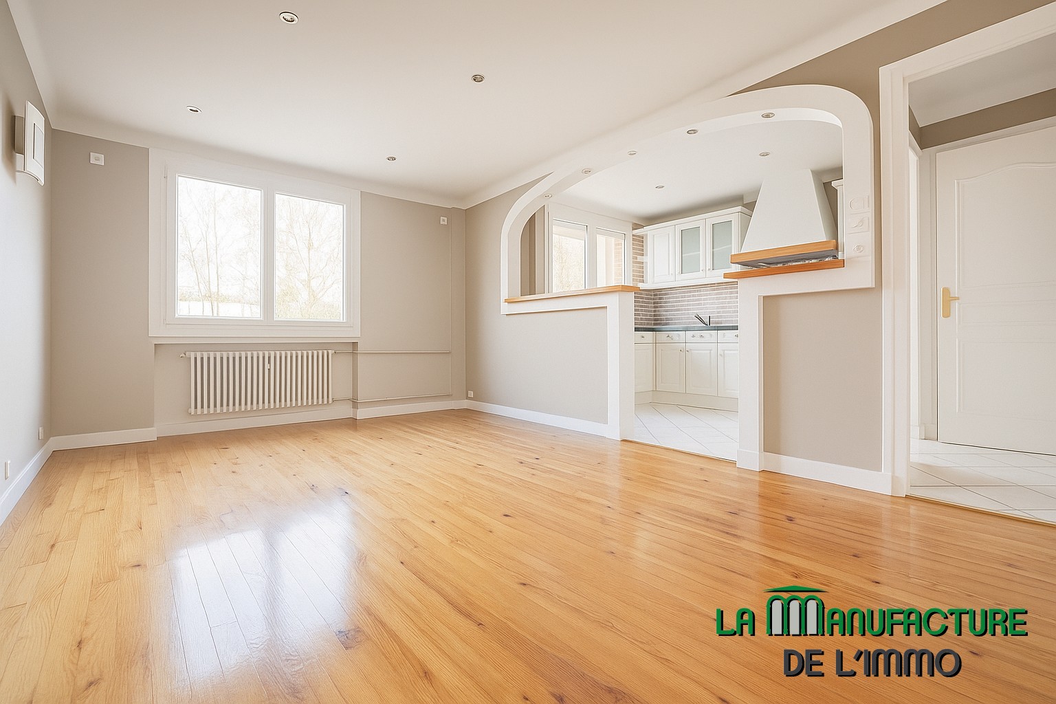 APPARTEMENT F2 BIS COSY  AVEC BALCON - CAVE / RUE HENRI DECHAUD-FAURIEL. — photo 2