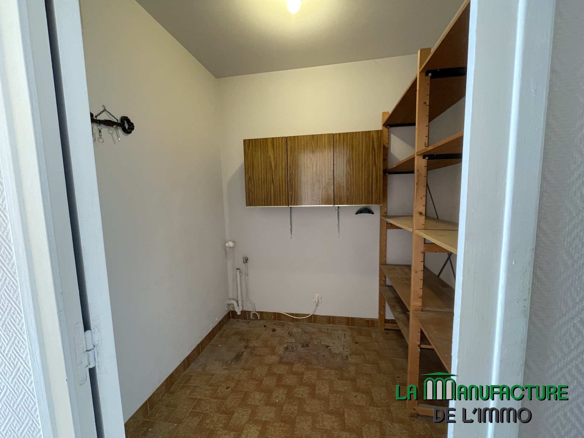 5 PIECES 106M2 - APPARTEMENT F5 LUMINEUX A RAFRAICHIR - GARAGE ET CAVE - PARC DE L'EUROPE/LA METARE — photo 7