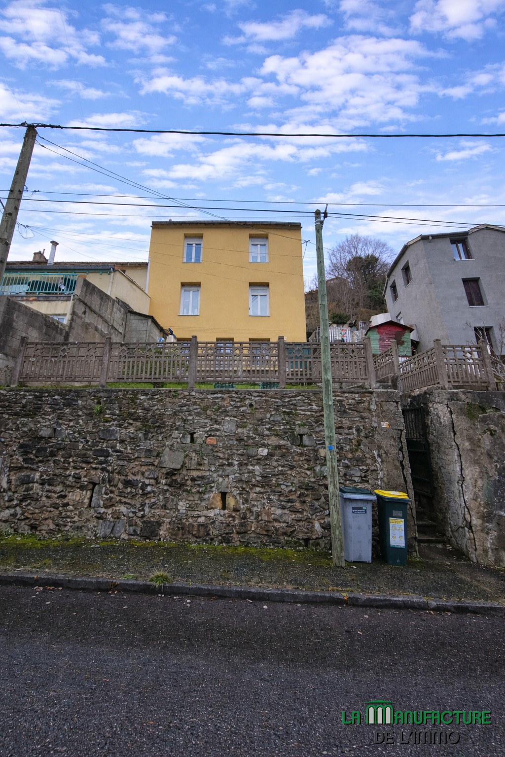 SAINT-ÉTIENNE   MAISON FAMILIALE SUR 3 NIVEAUX AVEC D'EXCELLENTE PERFORMANCE ÉNERGÉTIQUE — photo 2