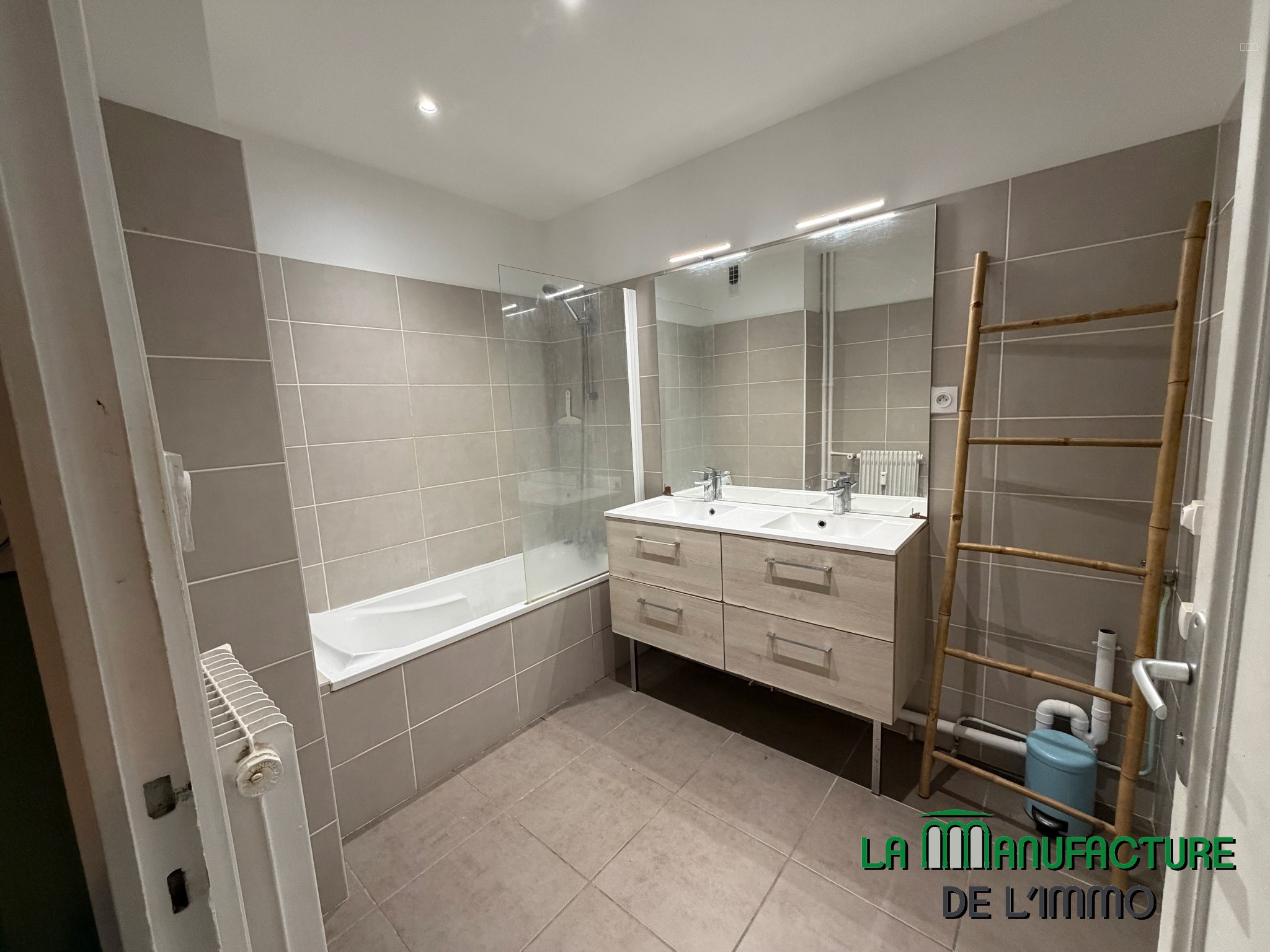 SAINT ETIENNE BERGSON - APPARTEMENT T3 72,06m2 AVEC 2 BALCONS + CAVE + GARAGE — photo 11