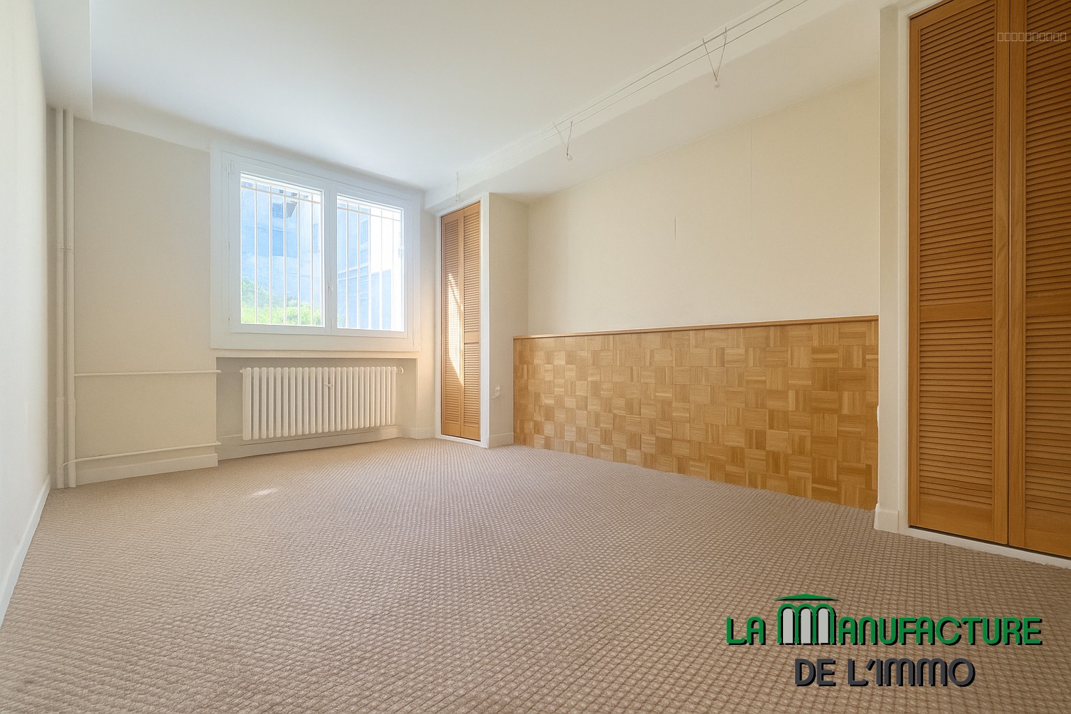 APPARTEMENT F2 BIS COSY  AVEC BALCON - CAVE / RUE HENRI DECHAUD-FAURIEL. — photo 7