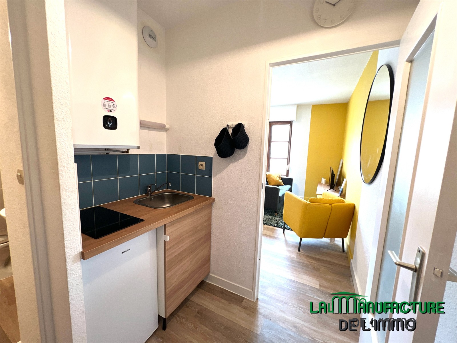 STUDIO MEUBLE TOUT CONFORT - PLACE BICENTENAIRE/ CENTRE-DEUX. — photo 5
