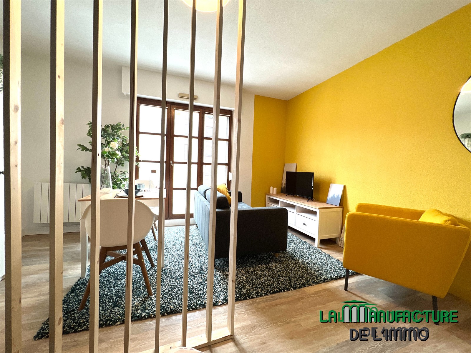 STUDIO MEUBLE TOUT CONFORT - PLACE BICENTENAIRE/ CENTRE-DEUX. — photo 4