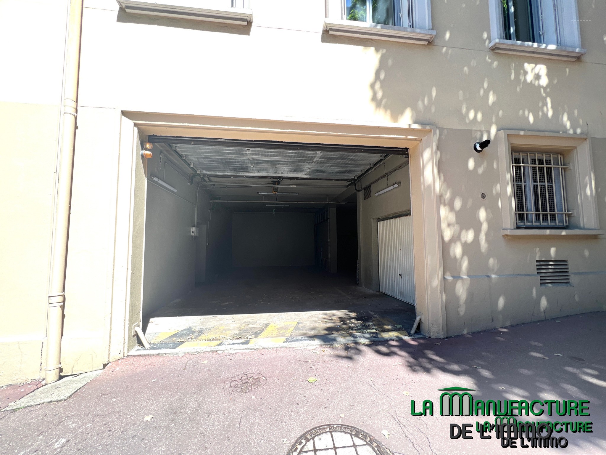 PLACE DE PARKING - BOX SECURISE / BAS FAURIEL/ CHAVANELLE. — photo 3