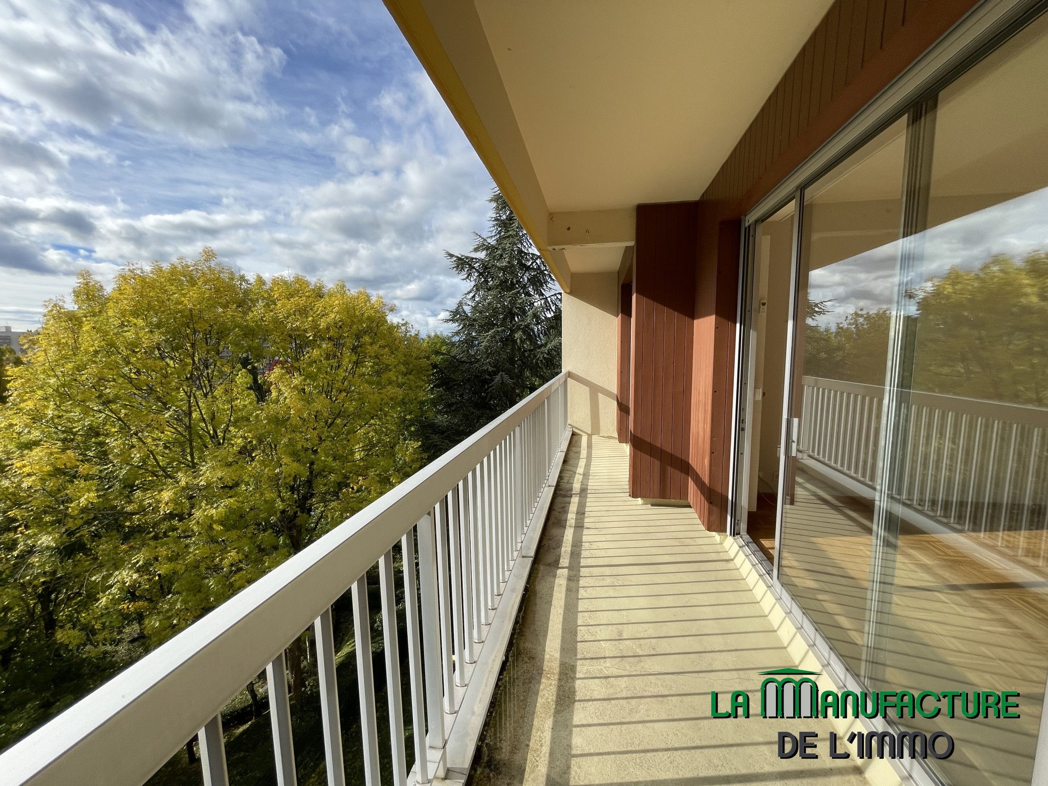 5 PIECES 106M2 - APPARTEMENT F5 LUMINEUX A RAFRAICHIR - GARAGE ET CAVE - PARC DE L'EUROPE/LA METARE — photo 8
