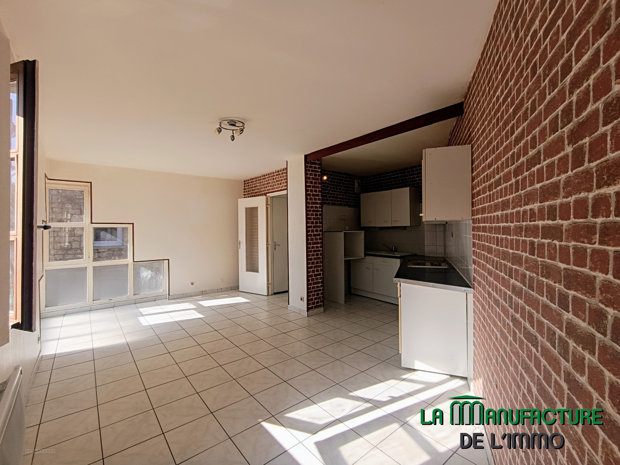 MAISON  DE VILLAGE   , PROCHE DES COMMODITES  , GARAGE , IDEAL PREMIER ACHAT SAINT DIDIER EN VELAY — photo 2