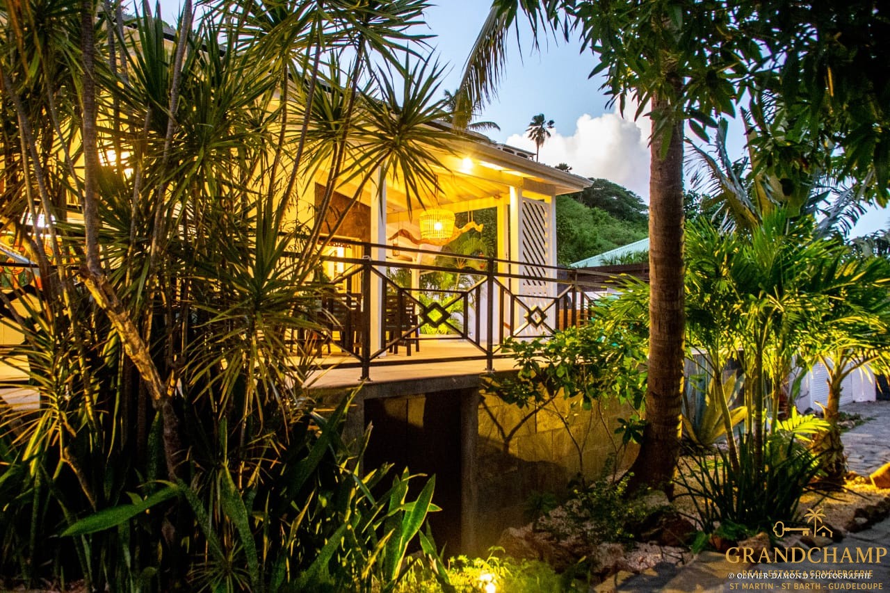 VILLA T5 AVEC PISCINE - BAIE ORIENTALE — photo 20
