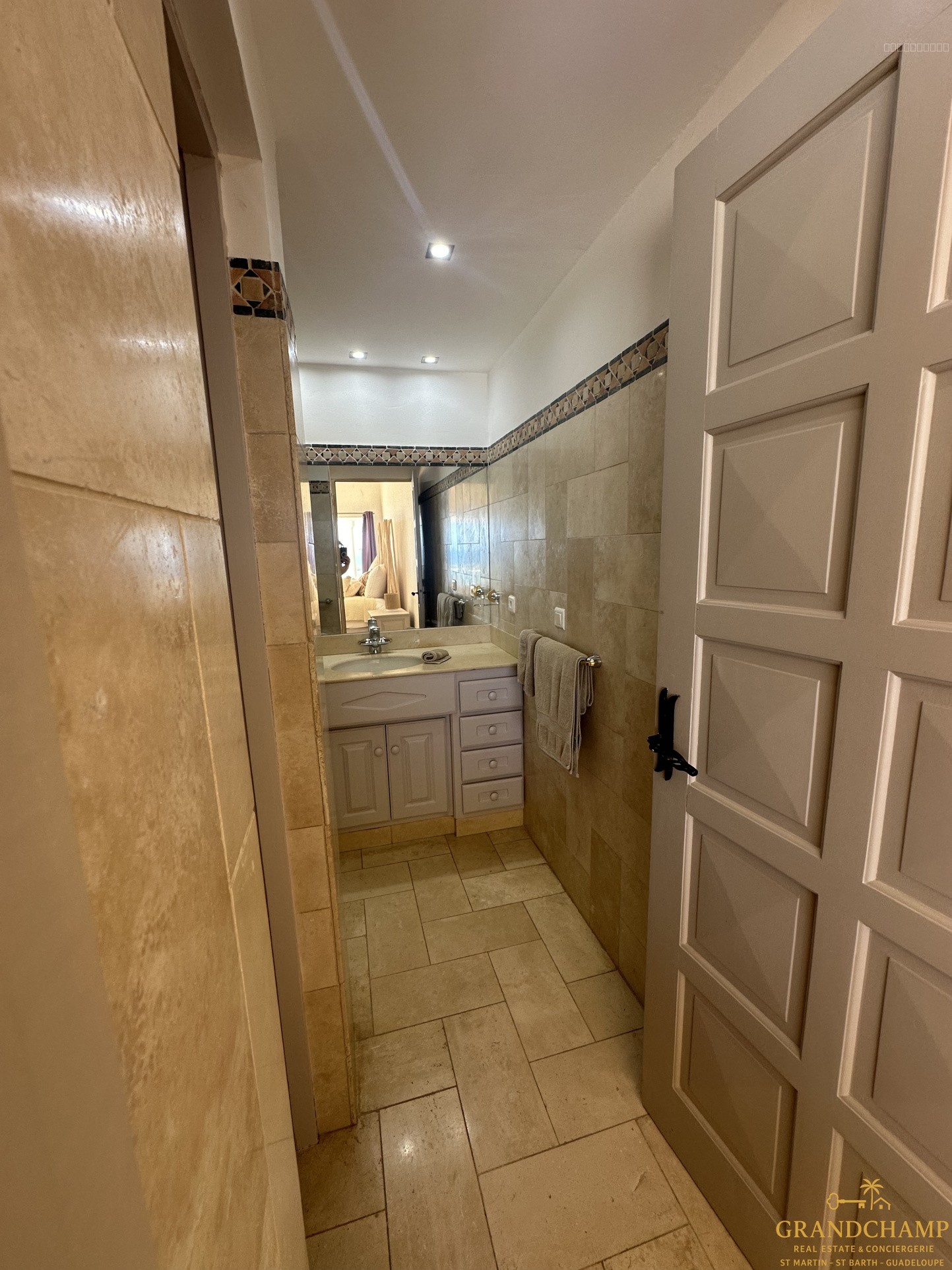 VILLA T5 BAIE ORIENTALE + T4 + T2 — photo 19
