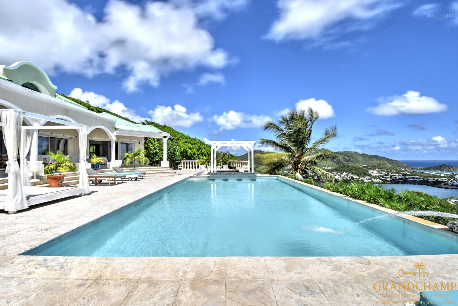 VILLA T5 BAIE ORIENTALE + T4 + T2 — photo 7