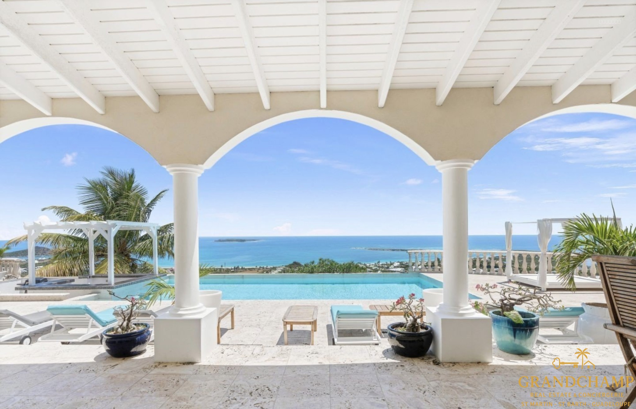VILLA T5 BAIE ORIENTALE + T4 + T2 — photo 3