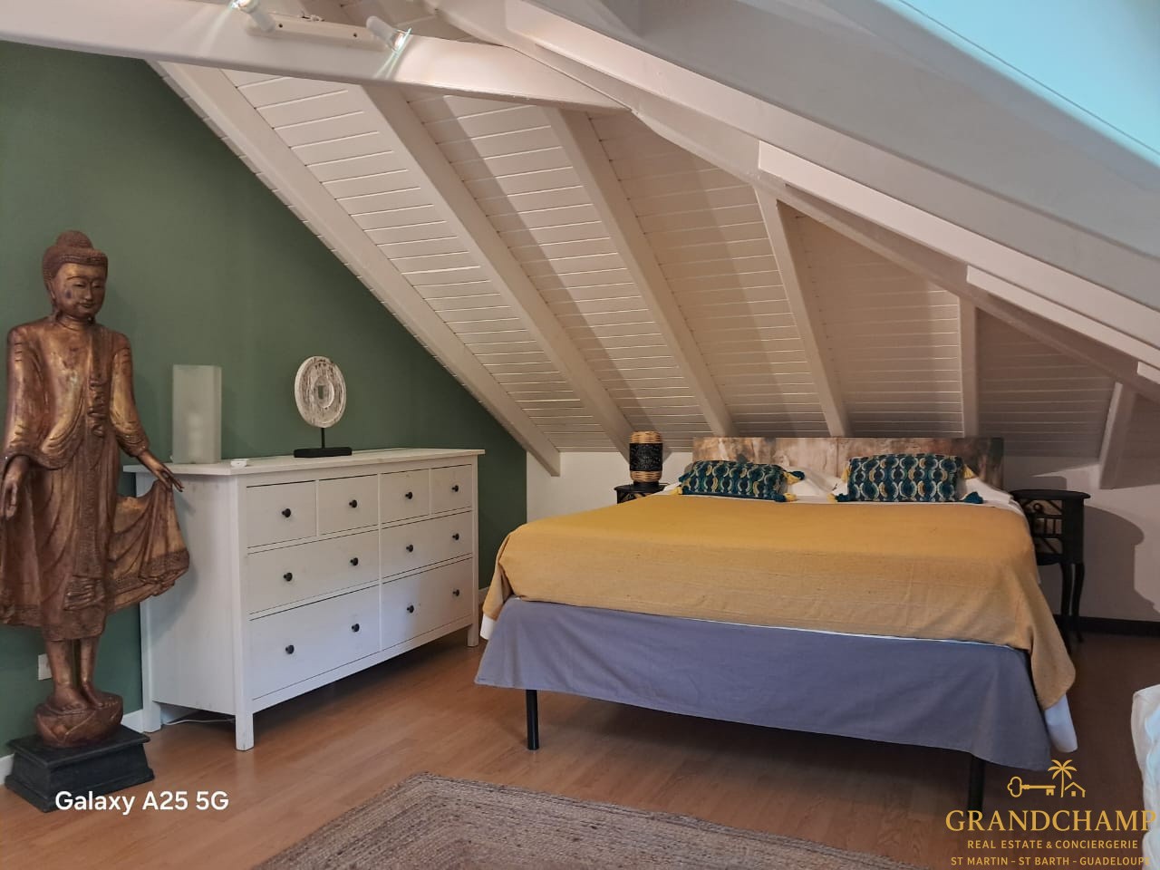 VILLA T5 AVEC PISCINE - BAIE ORIENTALE — photo 14