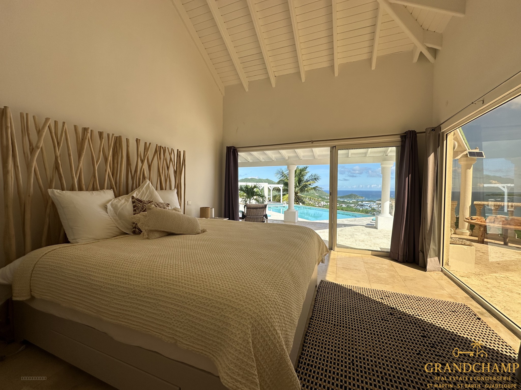 VILLA T5 BAIE ORIENTALE + T4 + T2 — photo 18