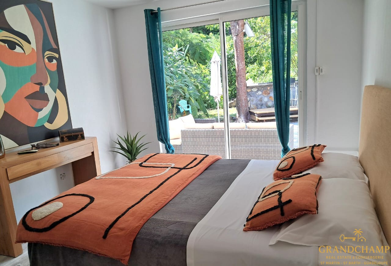 VILLA T5 AVEC PISCINE - BAIE ORIENTALE — photo 5