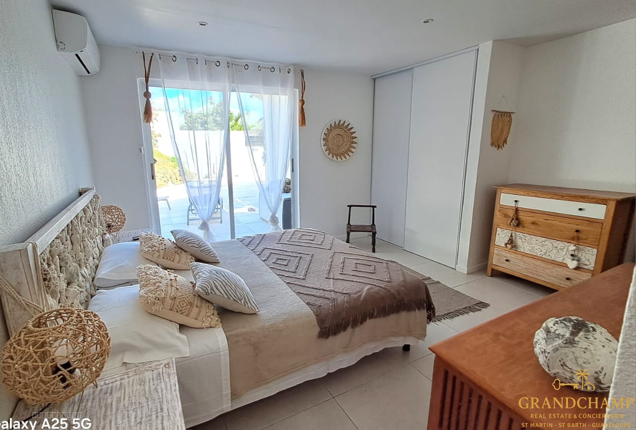 VILLA T5 AVEC PISCINE - BAIE ORIENTALE — photo 10