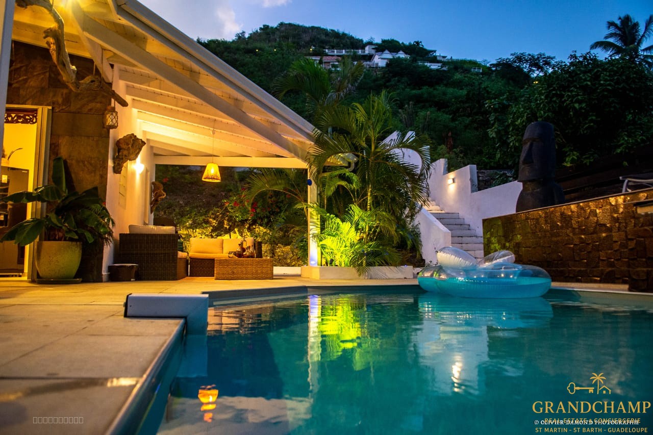 VILLA T5 AVEC PISCINE - BAIE ORIENTALE — photo 18