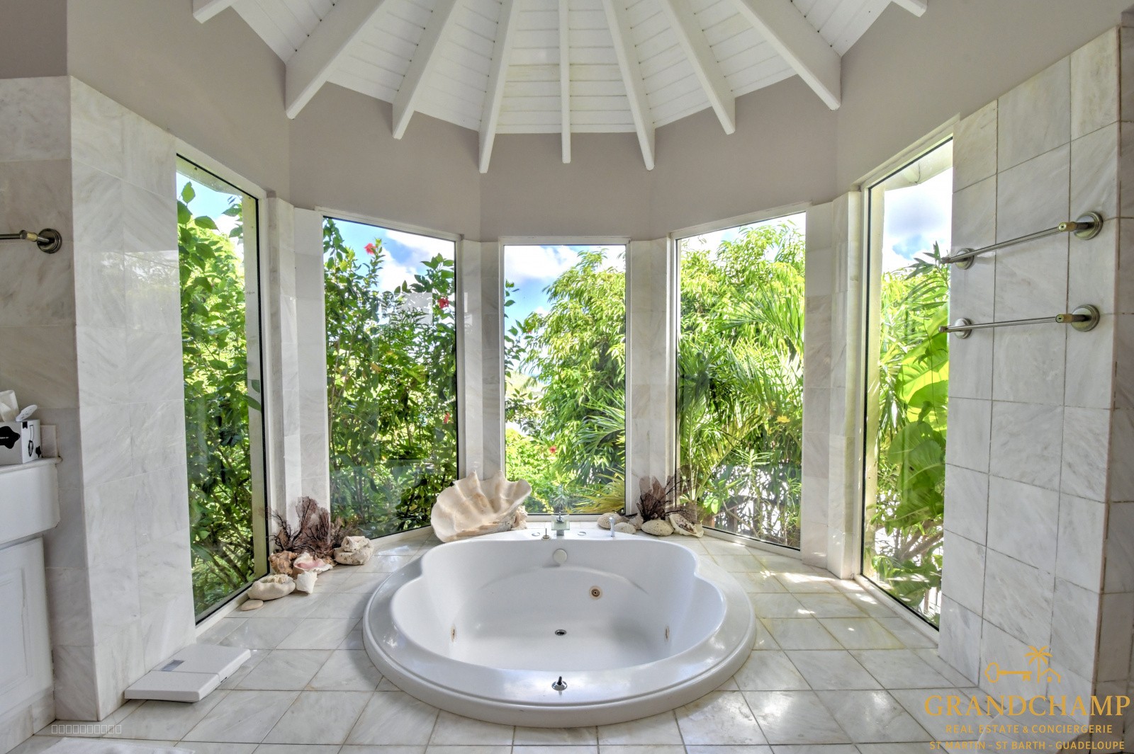 VILLA T5 BAIE ORIENTALE + T4 + T2 — photo 6