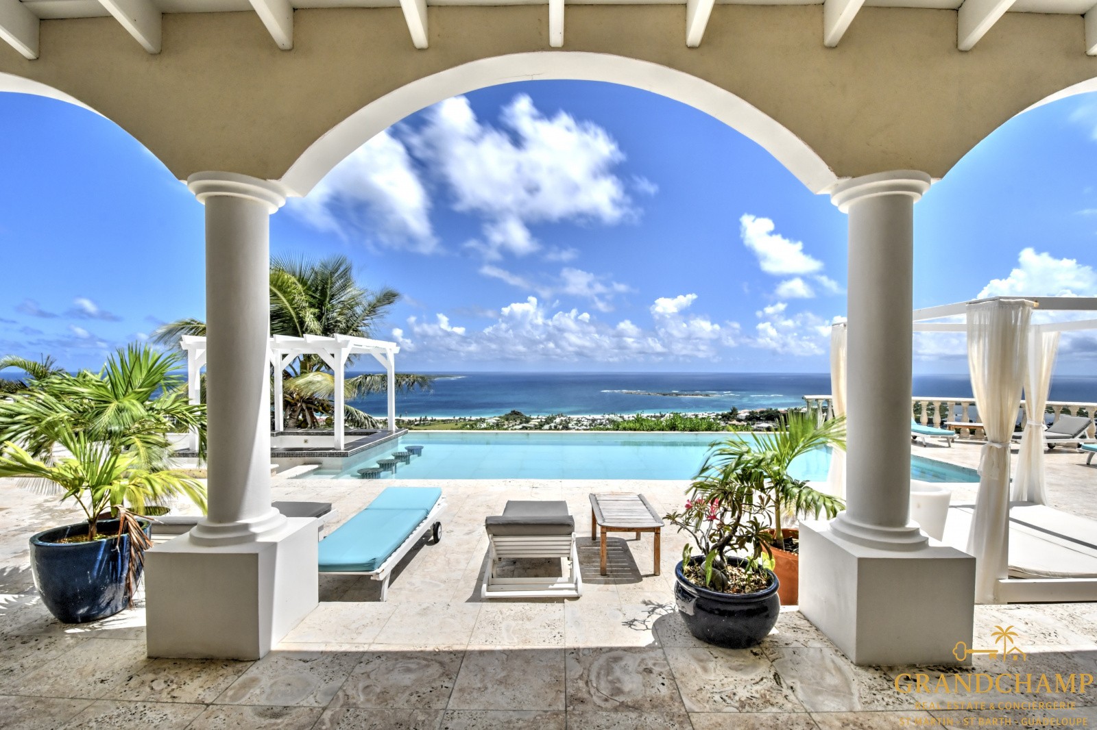 VILLA T5 BAIE ORIENTALE + T4 + T2 — photo 2