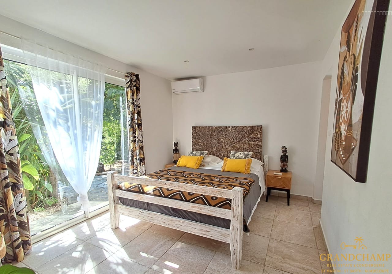 VILLA T5 AVEC PISCINE - BAIE ORIENTALE — photo 9
