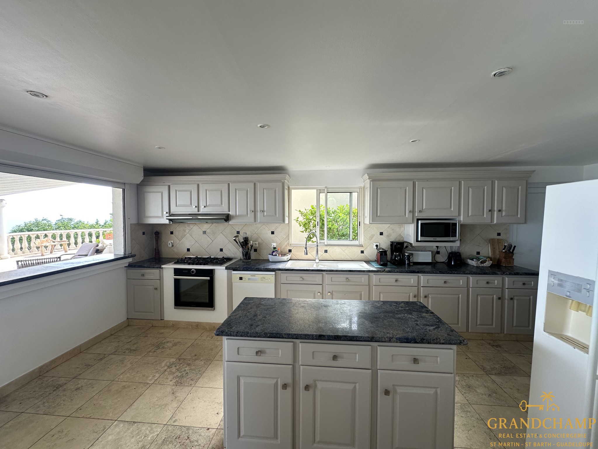 VILLA T5 BAIE ORIENTALE + T4 + T2 — photo 15