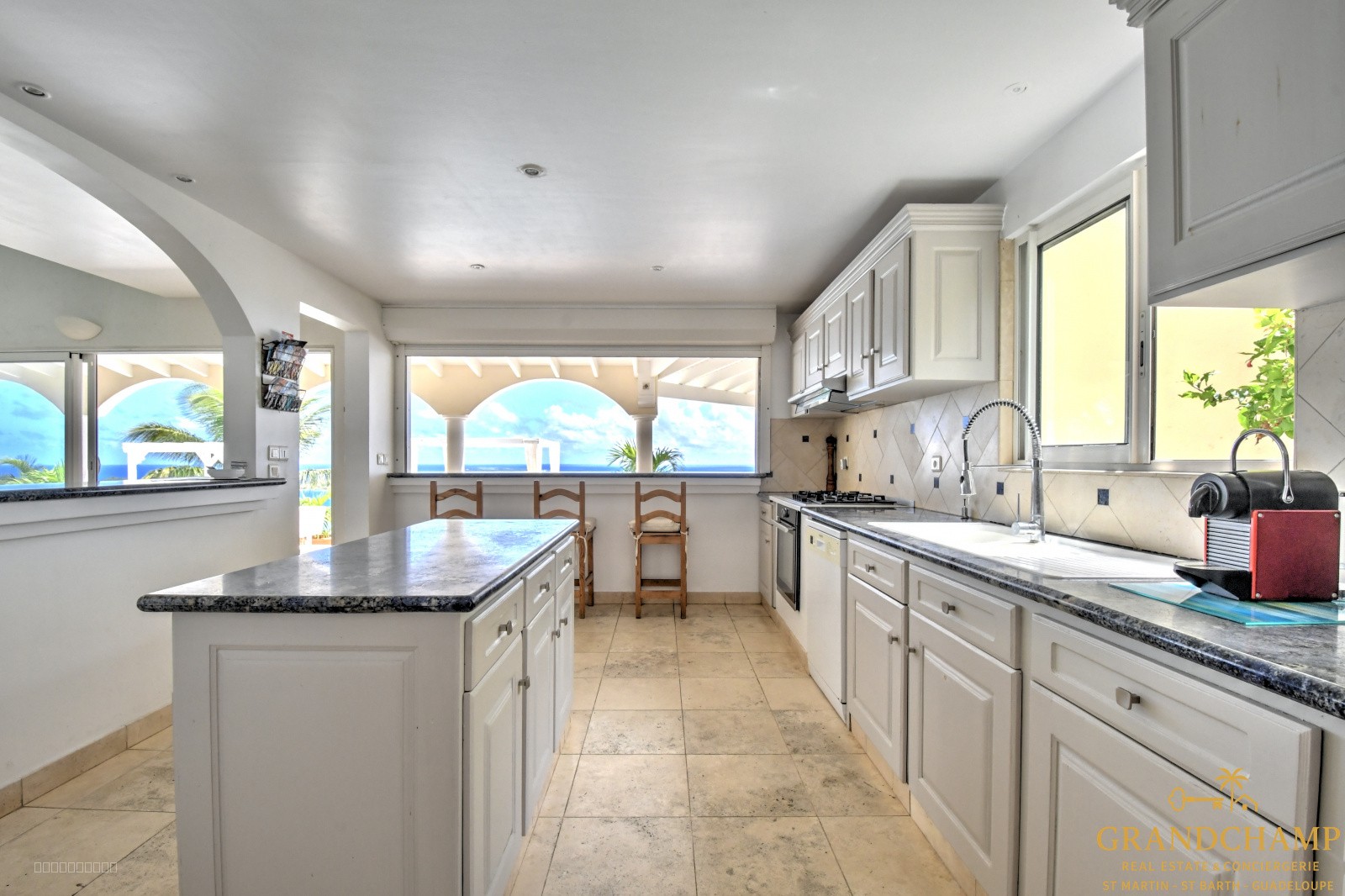 VILLA T5 BAIE ORIENTALE + T4 + T2 — photo 10