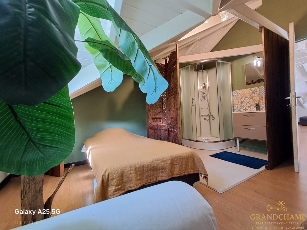 VILLA T5 AVEC PISCINE - BAIE ORIENTALE — photo 16