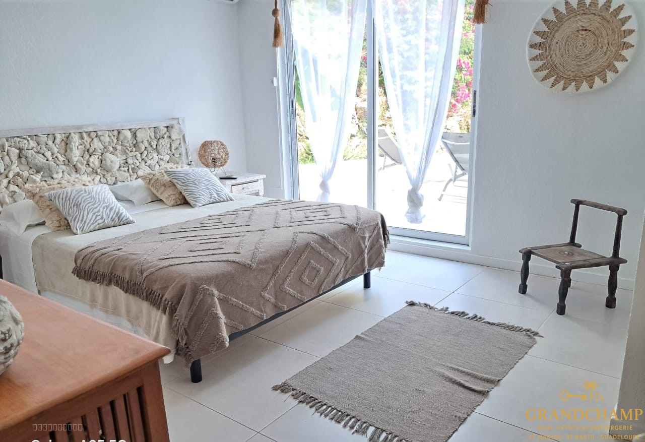 VILLA T5 AVEC PISCINE - BAIE ORIENTALE — photo 12