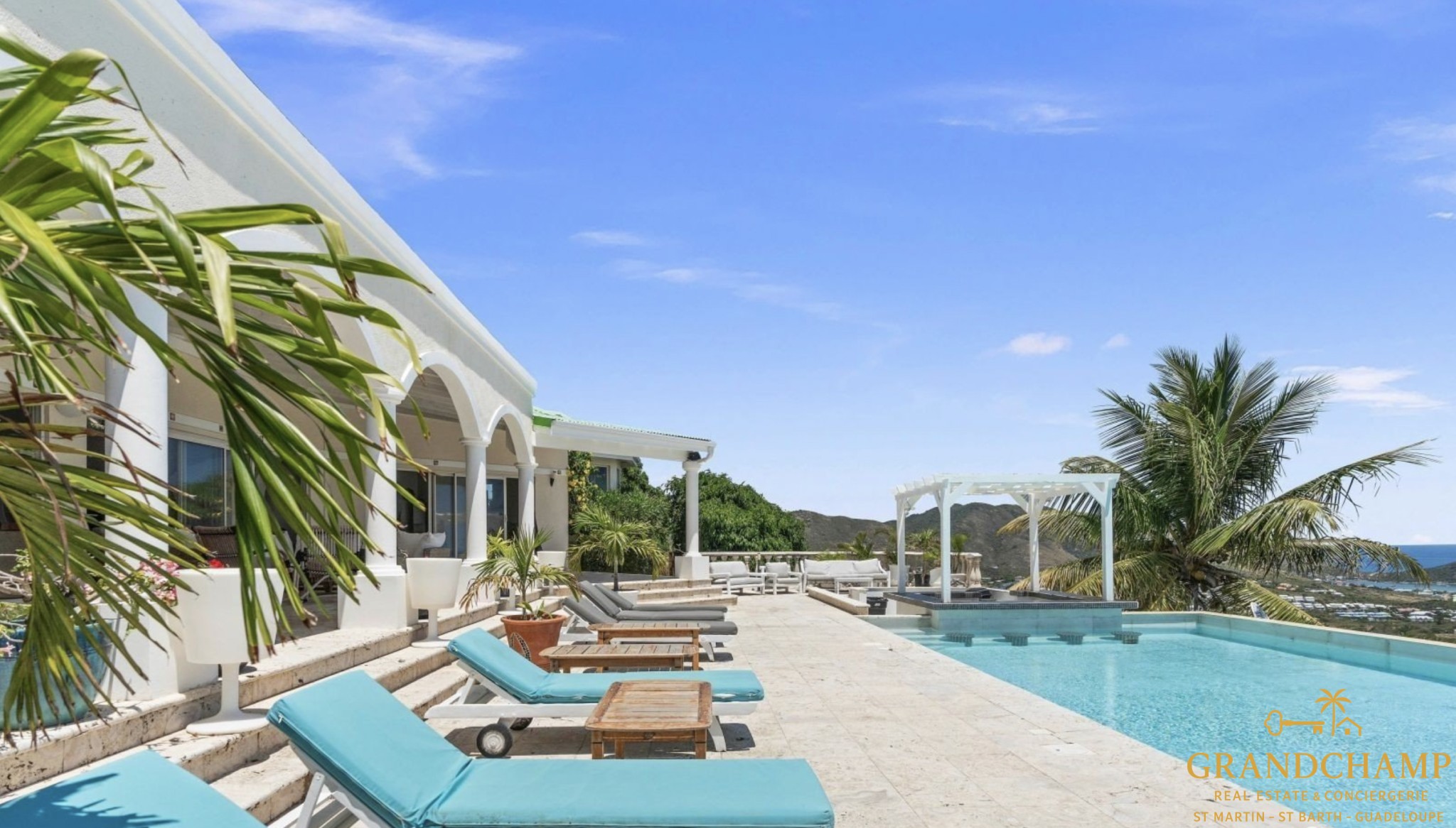 VILLA T5 BAIE ORIENTALE + T4 + T2 — photo 13