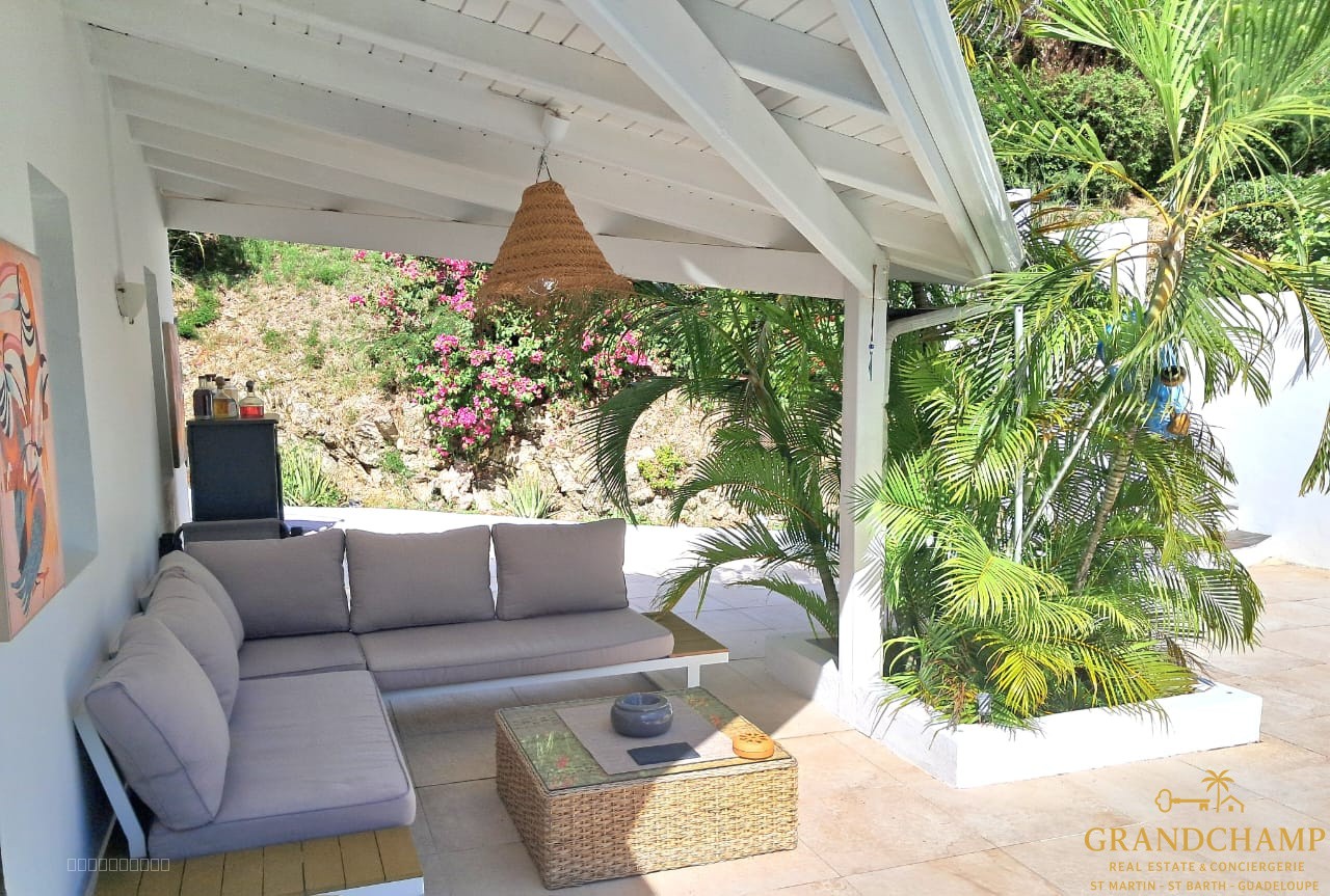 VILLA T5 AVEC PISCINE - BAIE ORIENTALE — photo 6