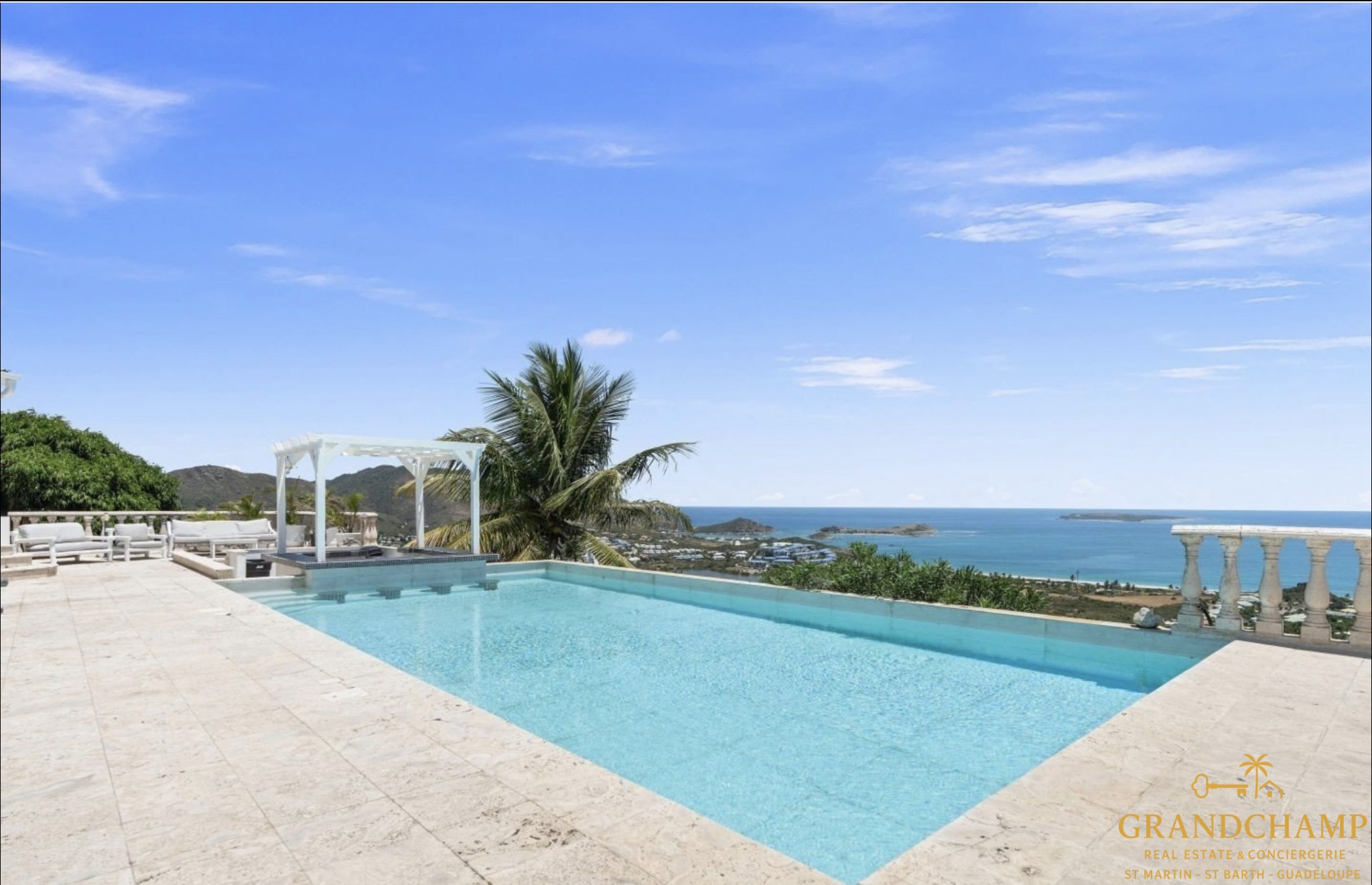 VILLA T5 BAIE ORIENTALE + T4 + T2 — photo 4