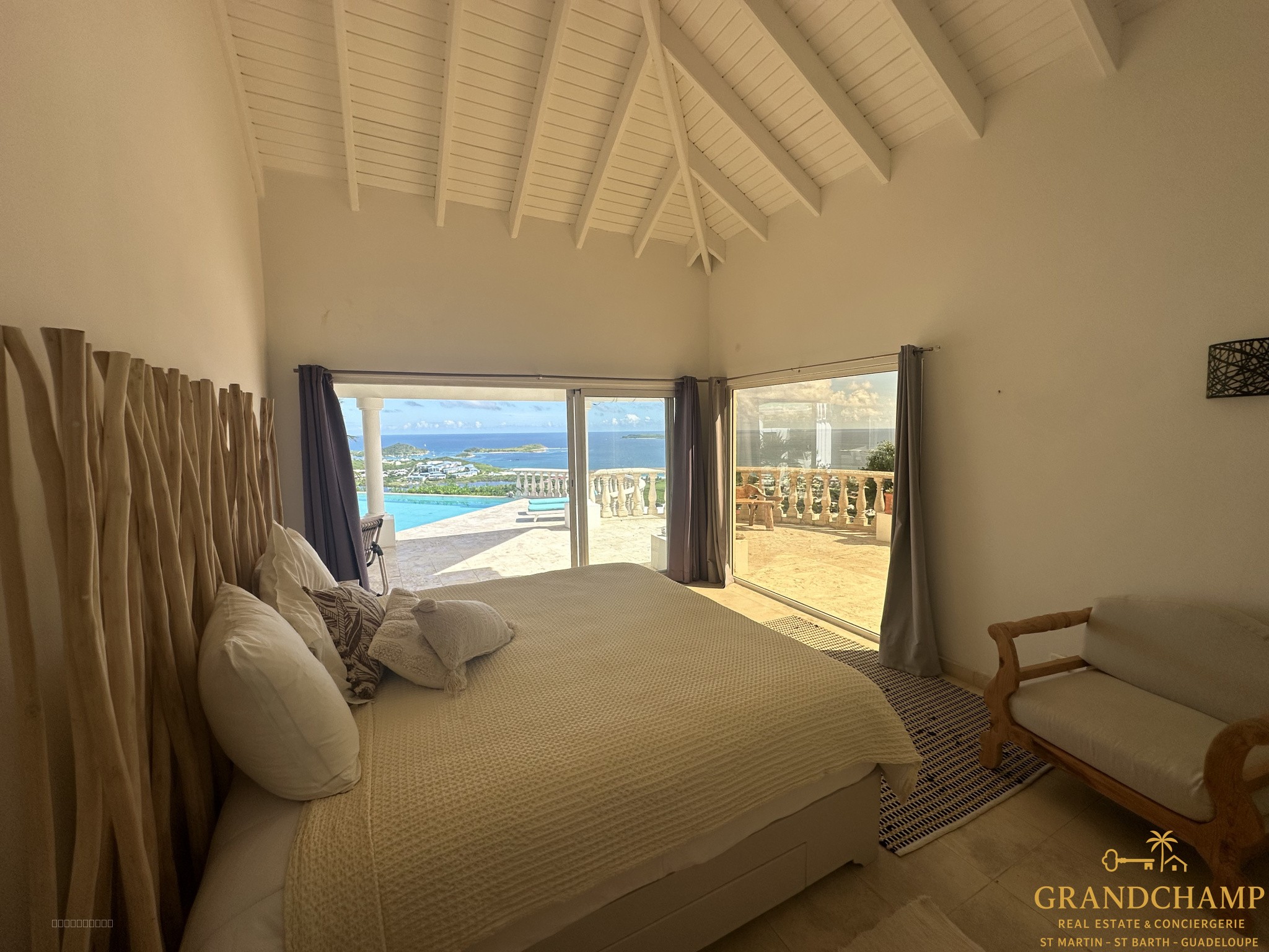 VILLA T5 BAIE ORIENTALE + T4 + T2 — photo 16