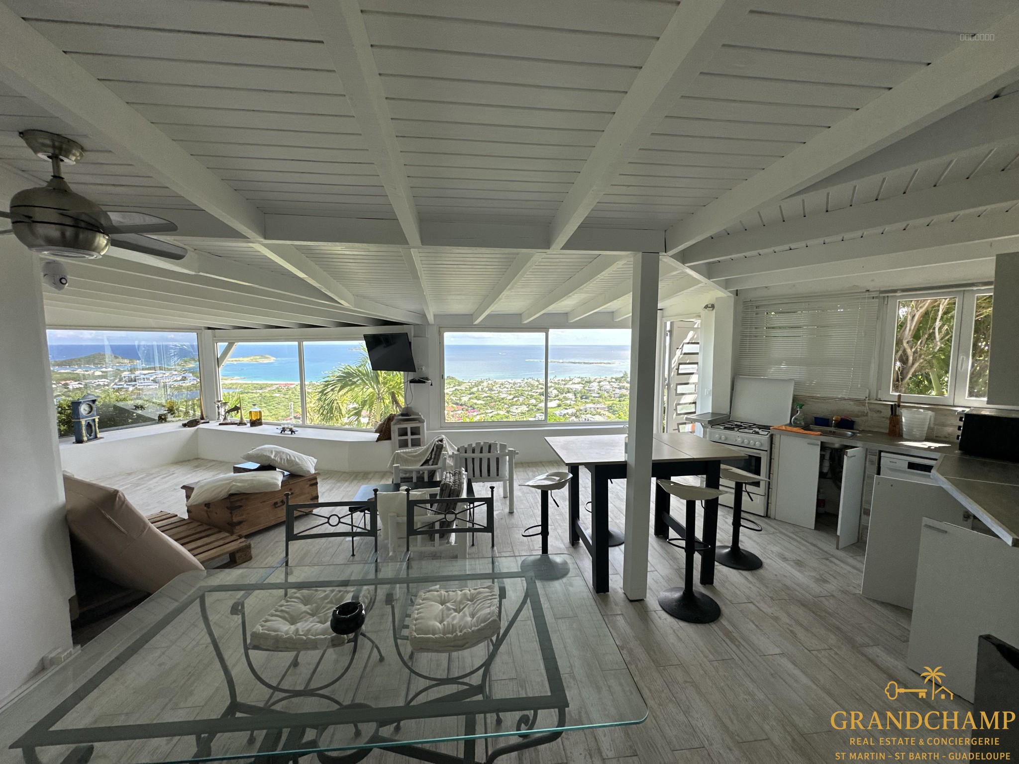 VILLA T5 BAIE ORIENTALE + T4 + T2 — photo 11