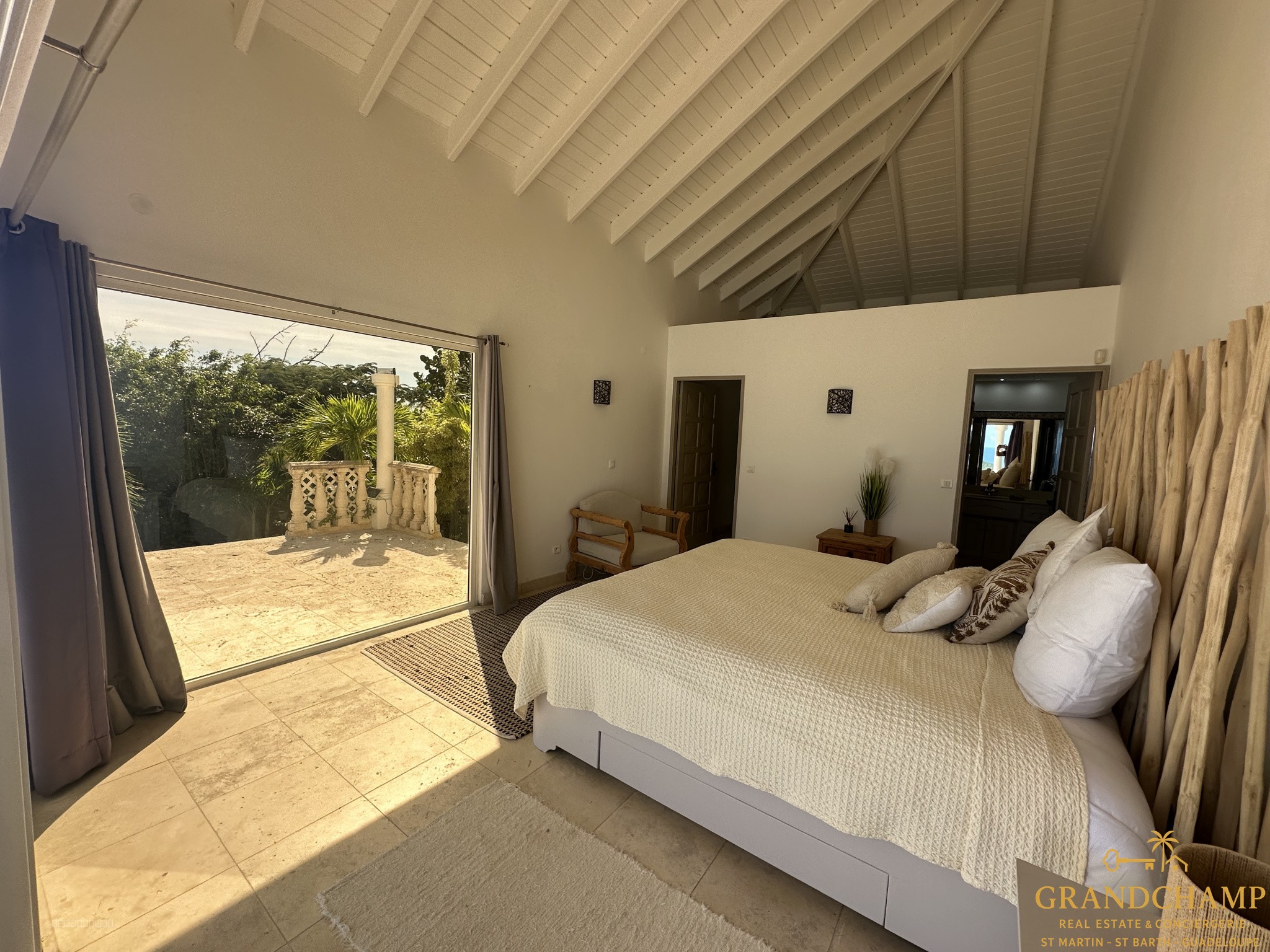 VILLA T5 BAIE ORIENTALE + T4 + T2 — photo 14
