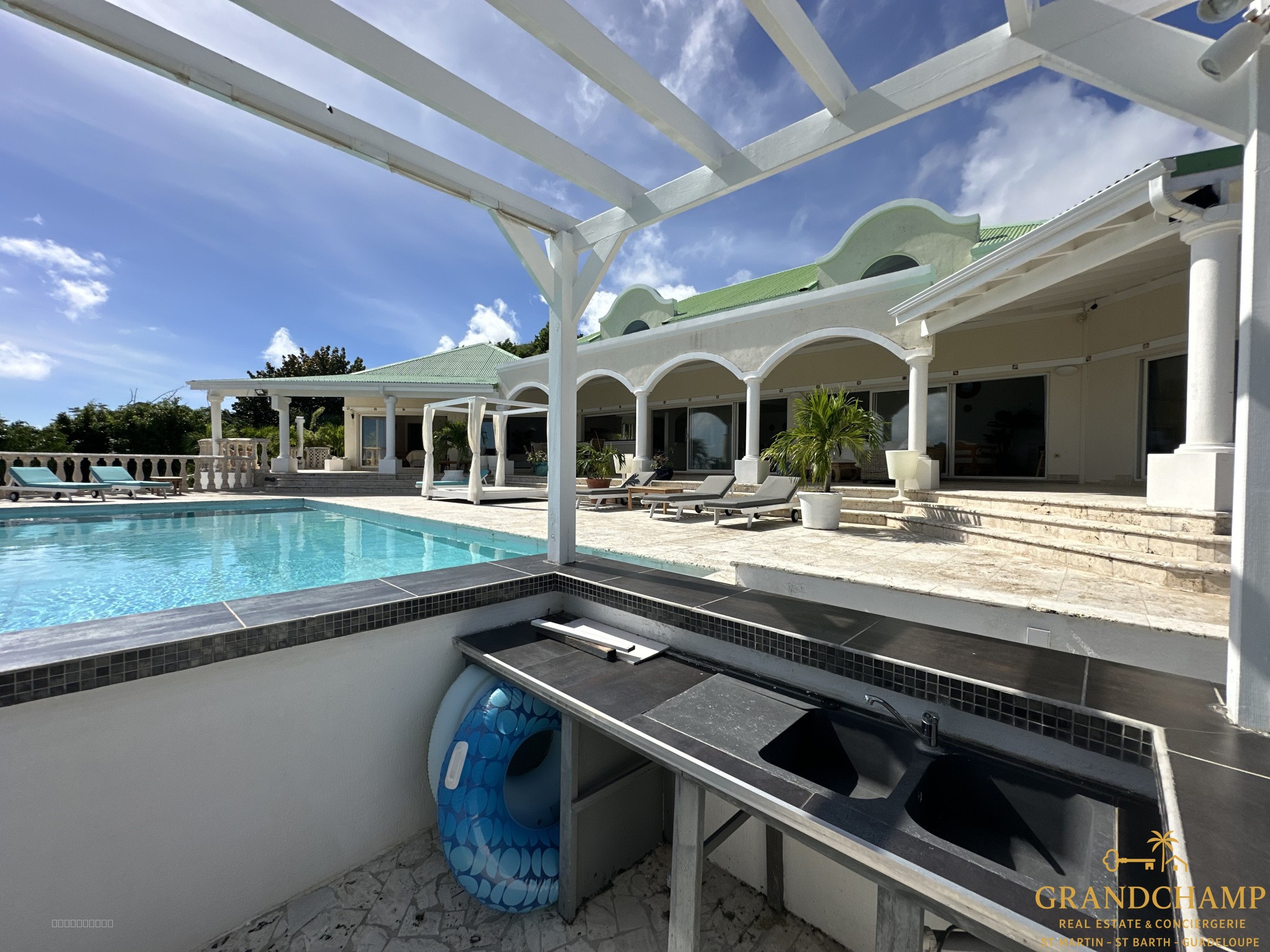 VILLA T5 BAIE ORIENTALE + T4 + T2 — photo 20