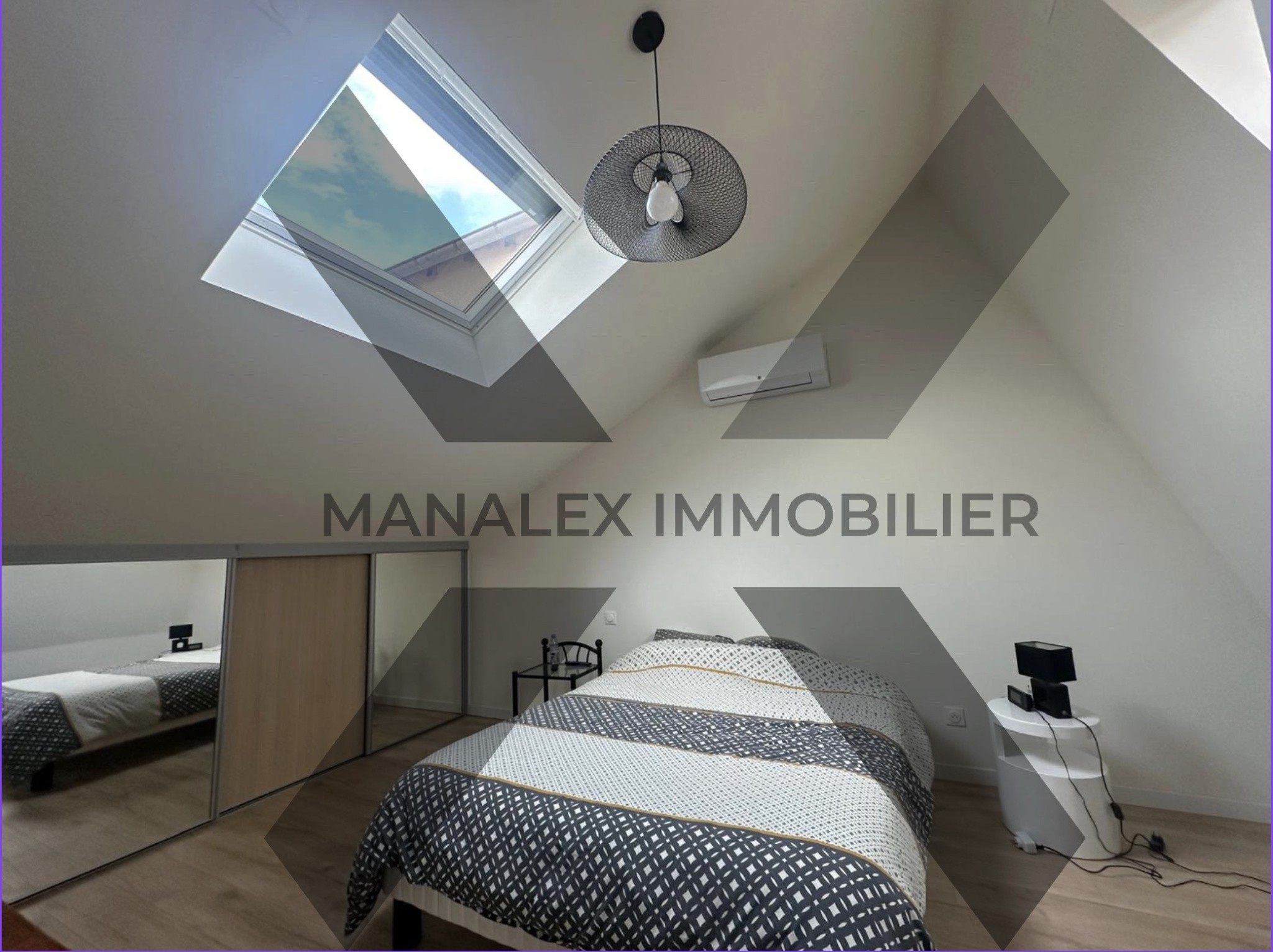 SUPERBE LOFT 145 M2 A RIORGES — photo 8